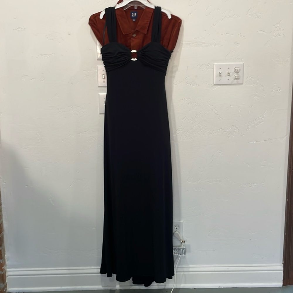 Black formal
Very elegant pictures do not do it justice
Worn once